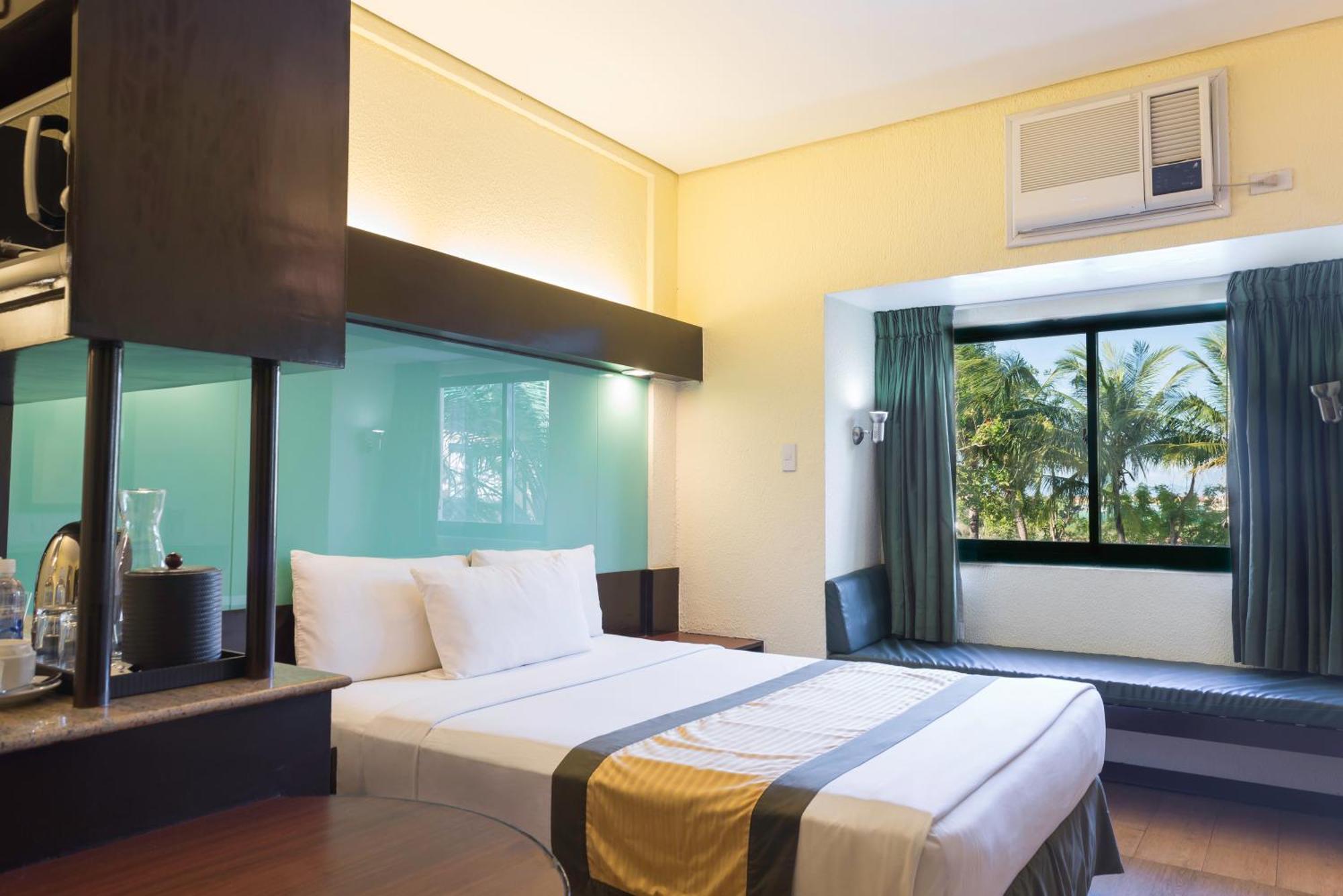 Microtel By Wyndham Cabanatuan Buitenkant foto